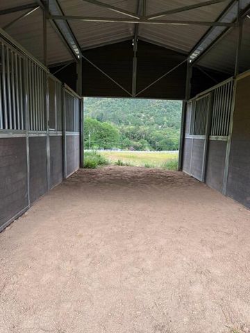 925 Galls Creek Road, Gold Hill, OR 97525