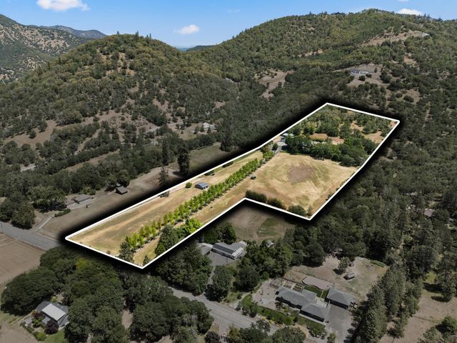 925 Galls Creek Road, Gold Hill, OR 97525