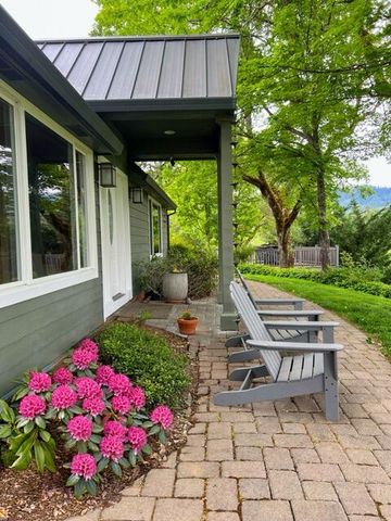 925 Galls Creek Road, Gold Hill, OR 97525