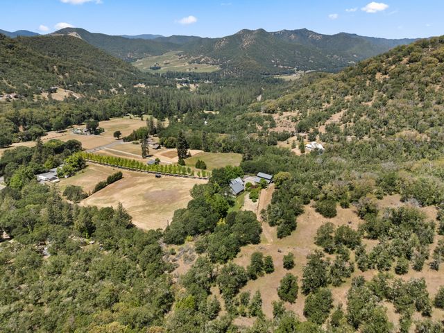 925 Galls Creek Road, Gold Hill, OR 97525