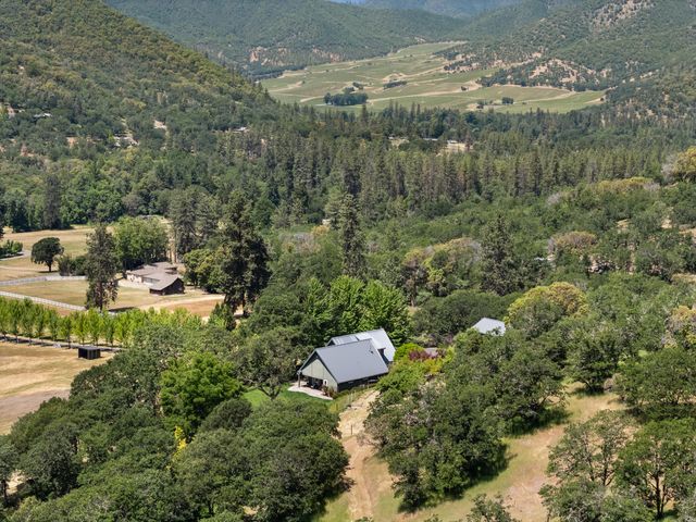 925 Galls Creek Road, Gold Hill, OR 97525