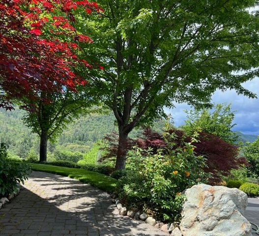 925 Galls Creek Road, Gold Hill, OR 97525