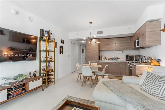 1300 S Miami Ave 3008, Miami, FL 33130