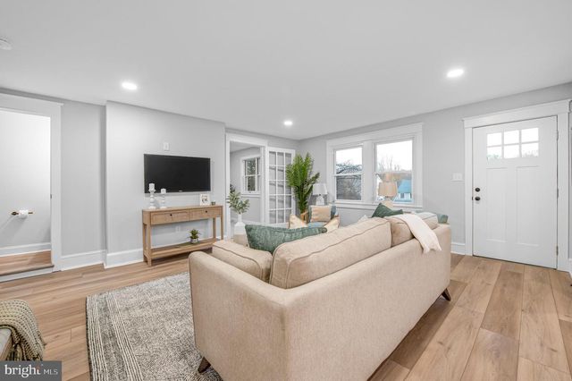 220 N ROLLING RD, Springfield, PA 19064