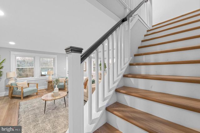 220 N ROLLING RD, Springfield, PA 19064