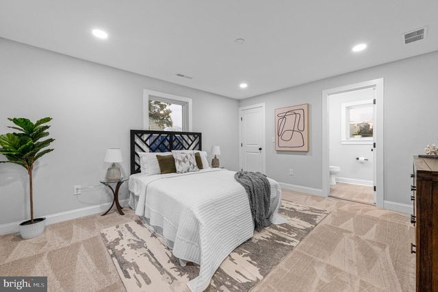 220 N ROLLING RD, Springfield, PA 19064