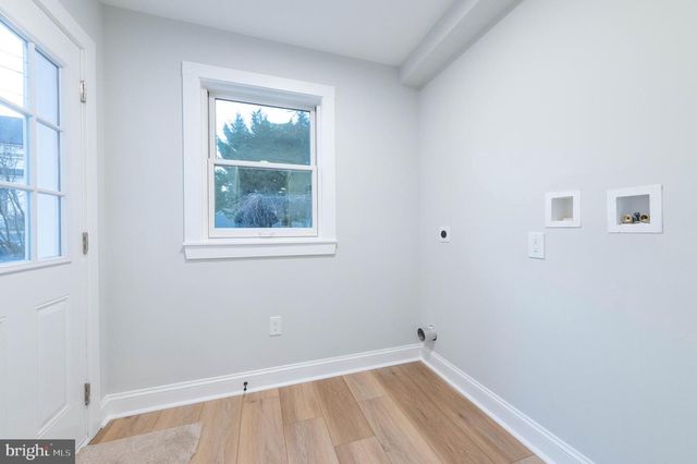 220 N ROLLING RD, Springfield, PA 19064