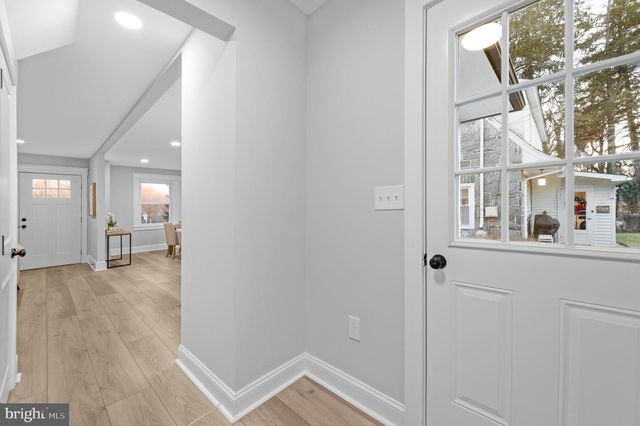 220 N ROLLING RD, Springfield, PA 19064