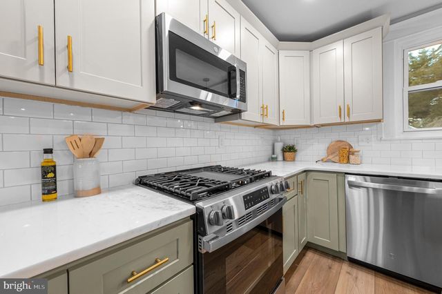 220 N ROLLING RD, Springfield, PA 19064