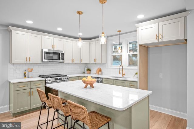 220 N ROLLING RD, Springfield, PA 19064