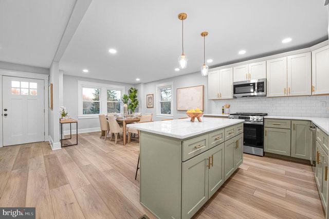 220 N ROLLING RD, Springfield, PA 19064