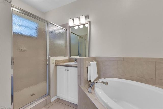 7930 Mahogany Run LN # 826, Naples, FL 34113