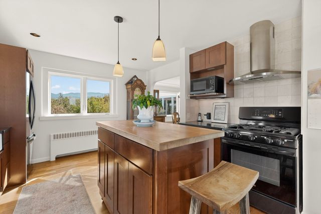 1064 Bishops Lodge Road, Santa Fe, NM 87501