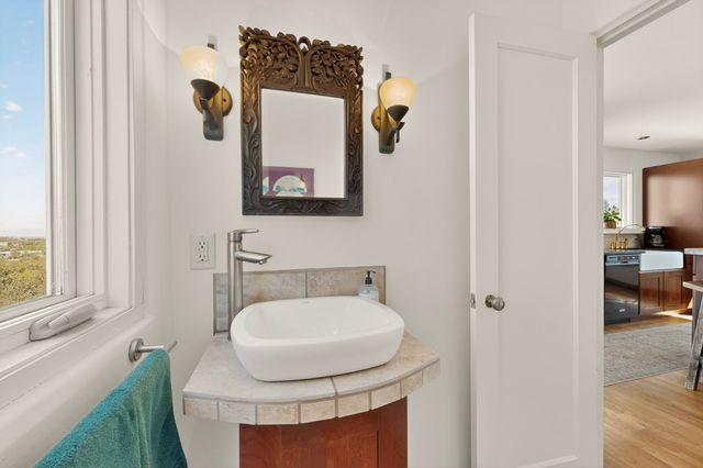 1064 Bishops Lodge Road, Santa Fe, NM 87501
