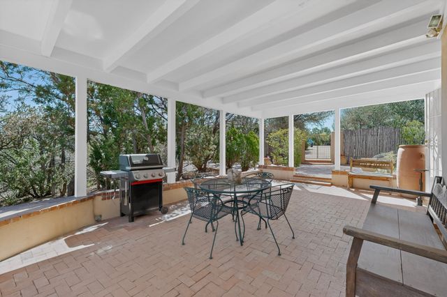 1064 Bishops Lodge Road, Santa Fe, NM 87501