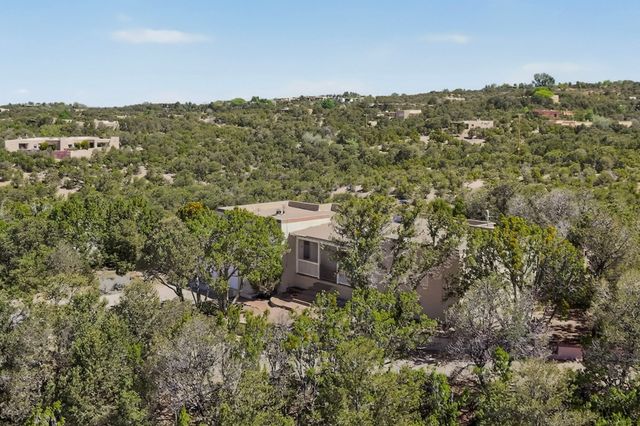 1064 Bishops Lodge Road, Santa Fe, NM 87501