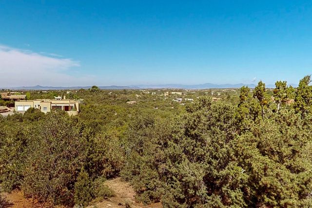 1064 Bishops Lodge Road, Santa Fe, NM 87501