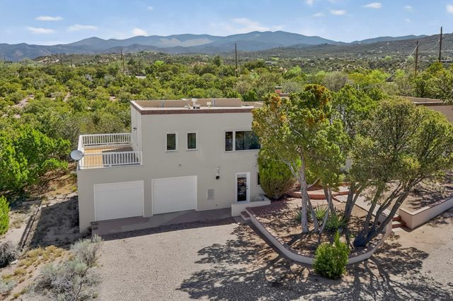 1064 Bishops Lodge Road, Santa Fe, NM 87501