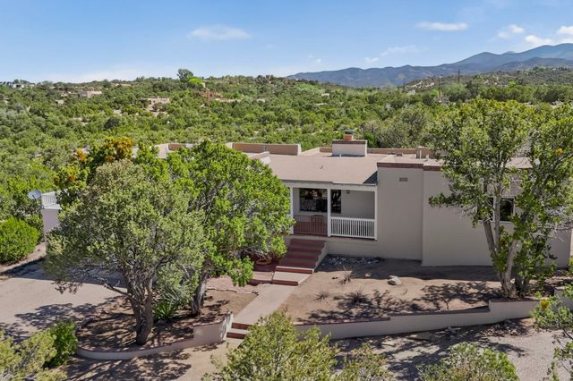 1064 Bishops Lodge Road, Santa Fe, NM 87501