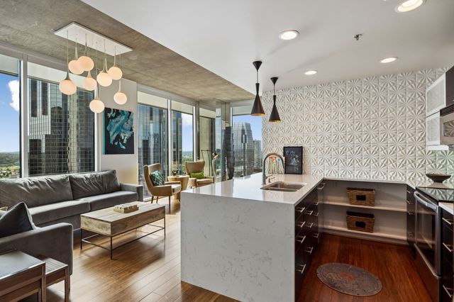 415 Church St Apt 1515, Nashville, TN 37219