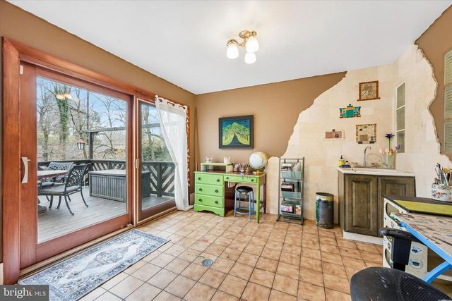 2 LAKE AVE, Media, PA 19063