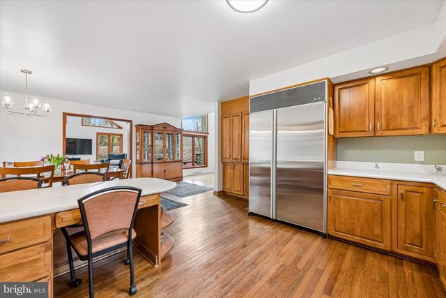 2 LAKE AVE, Media, PA 19063