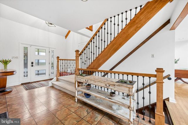 2 LAKE AVE, Media, PA 19063