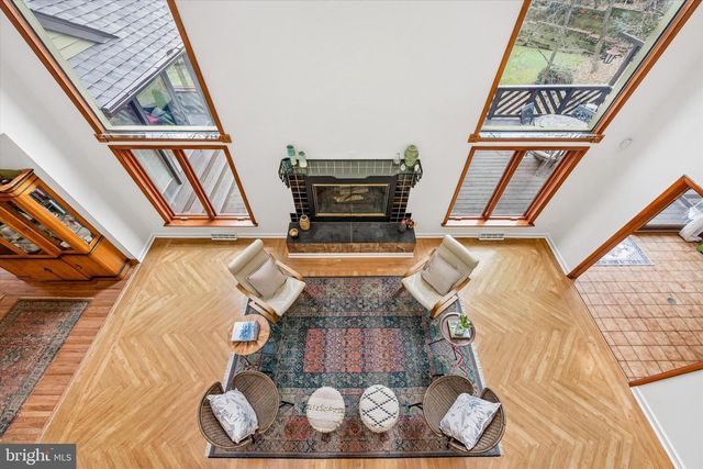 2 LAKE AVE, Media, PA 19063