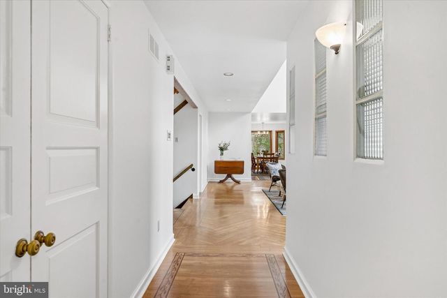 2 LAKE AVE, Media, PA 19063