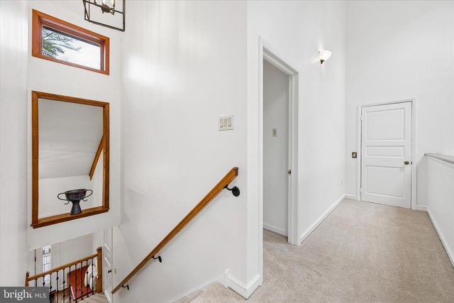 2 LAKE AVE, Media, PA 19063