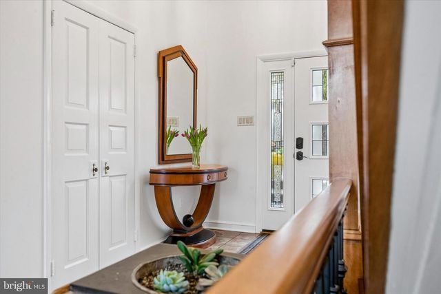 2 LAKE AVE, Media, PA 19063