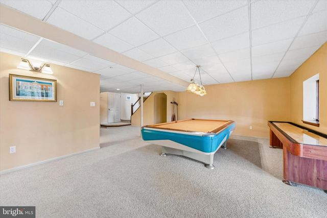 2 LAKE AVE, Media, PA 19063