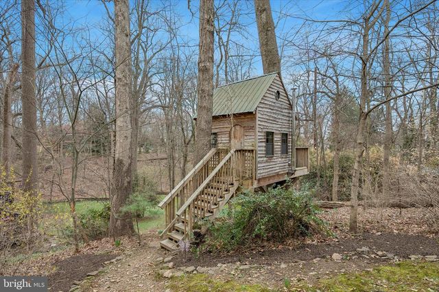 2 LAKE AVE, Media, PA 19063