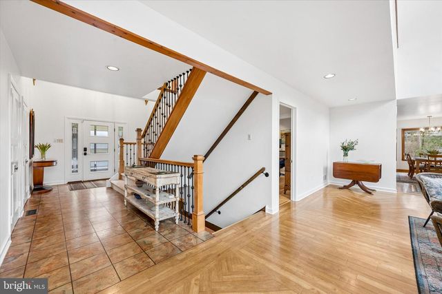 2 LAKE AVE, Media, PA 19063