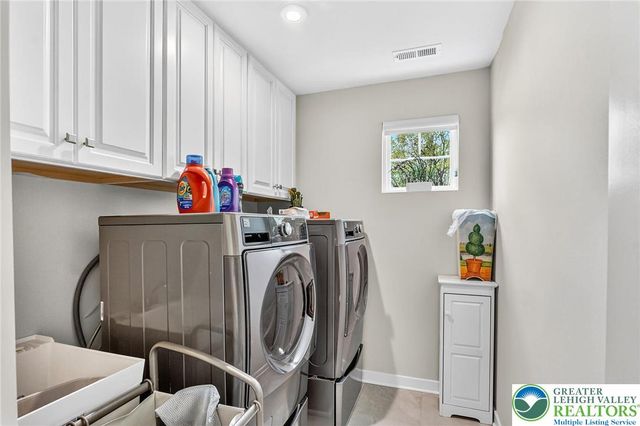 1606 watson Loop, Upper Macungie Twp, PA 18051