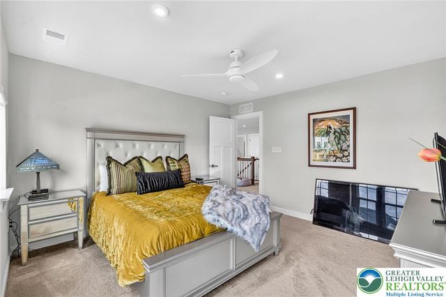 1606 watson Loop, Upper Macungie Twp, PA 18051