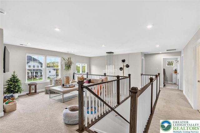 1606 watson Loop, Upper Macungie Twp, PA 18051