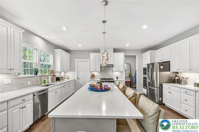 1606 watson Loop, Upper Macungie Twp, PA 18051