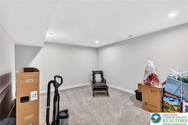 1606 watson Loop, Upper Macungie Twp, PA 18051