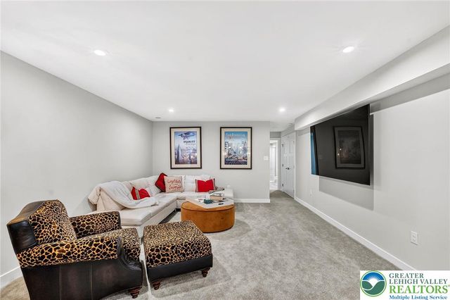 1606 watson Loop, Upper Macungie Twp, PA 18051