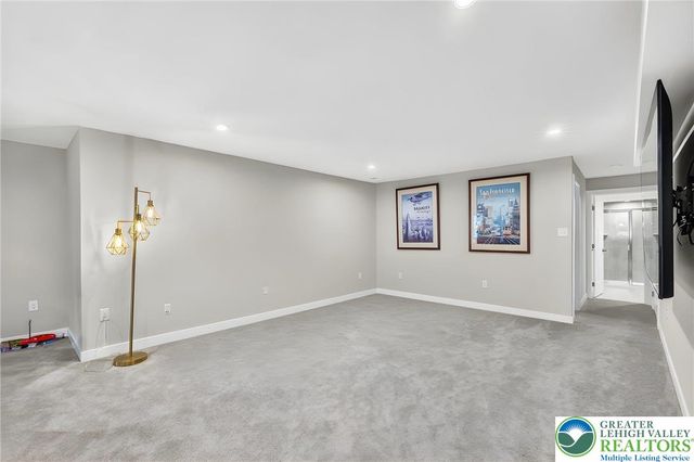 1606 watson Loop, Upper Macungie Twp, PA 18051