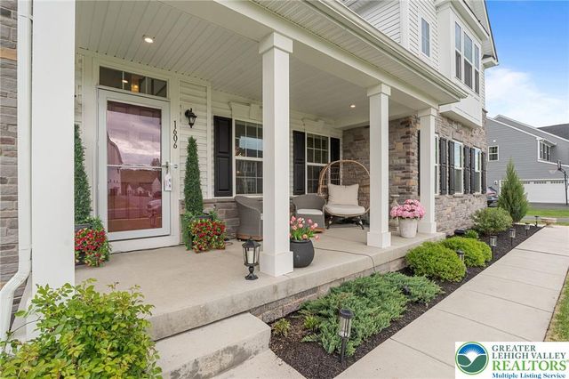 1606 watson Loop, Upper Macungie Twp, PA 18051