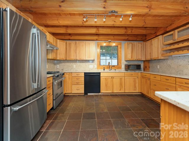 82 Red Oak Drive, Mills River, NC 28759
