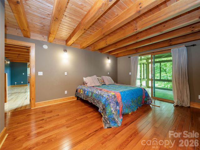 82 Red Oak Drive, Mills River, NC 28759