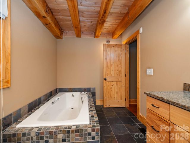 82 Red Oak Drive, Mills River, NC 28759