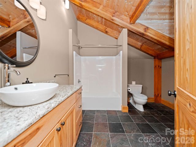 82 Red Oak Drive, Mills River, NC 28759