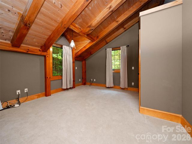 82 Red Oak Drive, Mills River, NC 28759