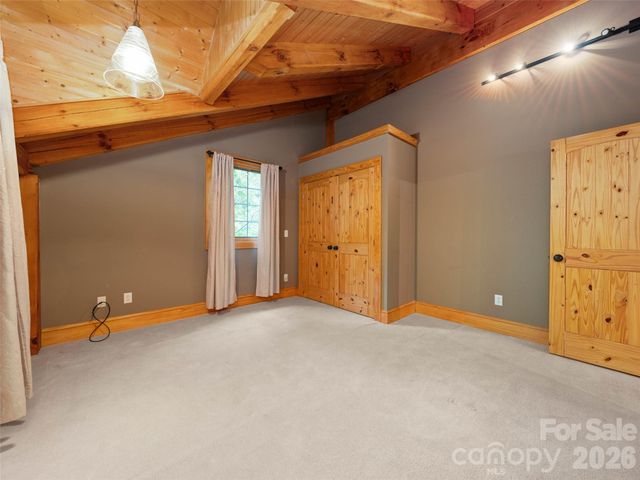 82 Red Oak Drive, Mills River, NC 28759