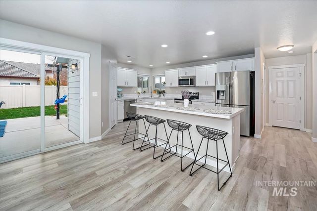 4585 W Everest St, Meridian, ID 83646