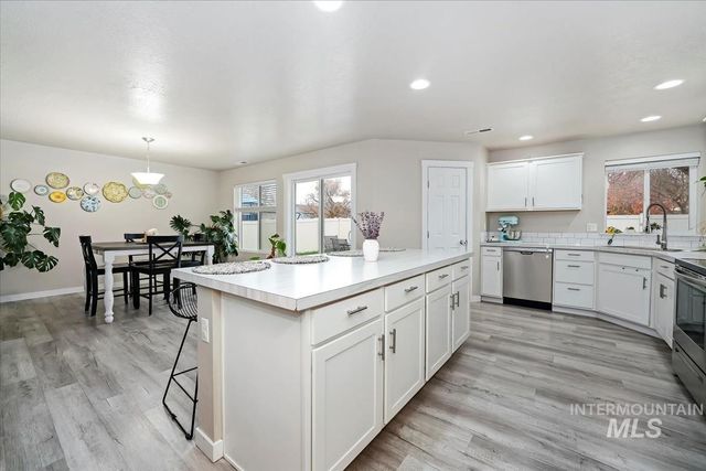 4585 W Everest St, Meridian, ID 83646